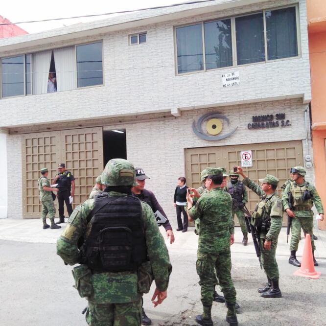 Militares llegaron a la colonia Ejidal Emiliano Zapata en donde el pasado jueves hombres armados trataron de asaltar una clínica. (CORTESÍA)