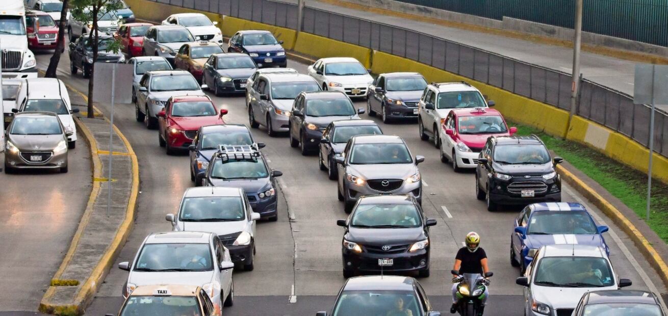Toma en cuenta las movilizaciones sociales de hoy y recuerda salir con tiempo a tu destino. Foto: EL UNIVERSAL