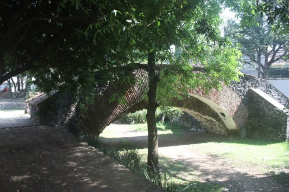 Los puentes del río que corría por Chimalistac