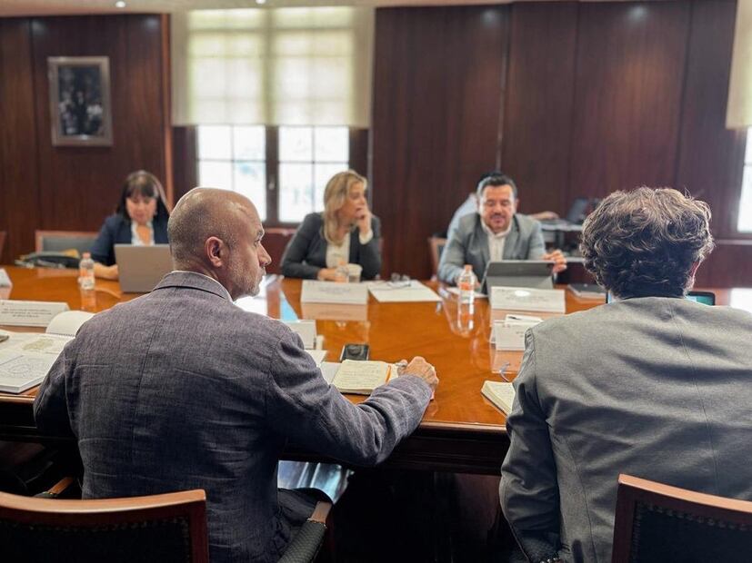 Próximo secretario de Infraestructura, Comunicaciones y Transportes (SICT), Jesús Antonio Esteva Medina se reúne con Maru Campos, Gobernadora de Chihuahua. Foto: Especial
