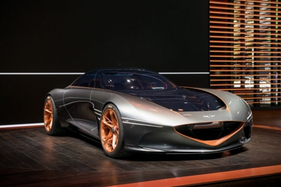 Koenigsegg contrata al diseñador del Bugatti Chiron
