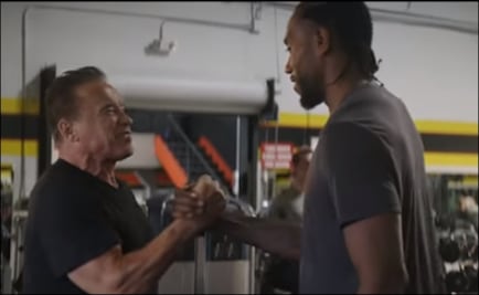 Kawhi Leonard entrena con Arnold Schwarzenegger