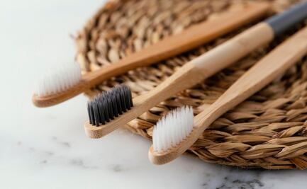 Para qué sirve lavar tu cabello con un cepillo de dientes