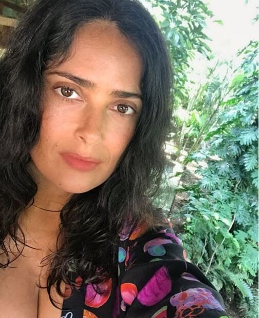 A Salma Hayek ya le gustó presumir sus canas 