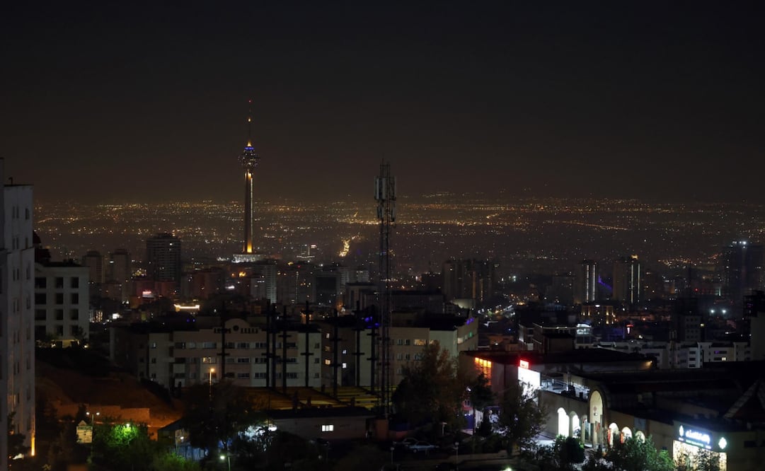 Teherán, Irán, temprano el 26 de octubre de 2024. El portavoz de las Fuerzas de Defensa de Israel, Daniel Hagari, declaró el 25 de octubre que "las Fuerzas de Defensa de Israel están llevando a cabo ataques precisos en objetivos militares en Irán". Foto: EFE