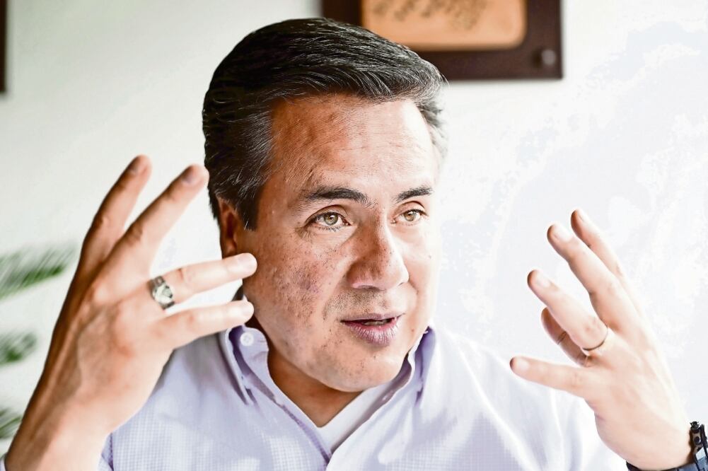 Víctor Hugo Sondón, presidente del PAN-Edomex dice que en una de las encuestas da al blanquiazul ventaja para ganar la gubernatura. (FOTO: ARCHIVO EL UNIVERSAL)