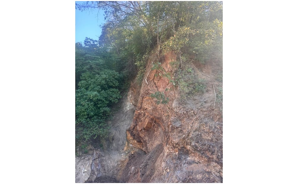 Derrumbe en Badiraguato, Sinaloa, fue desgajamiento de un cerro (14/11/2024). Foto: Especial