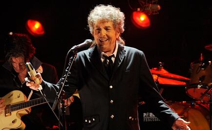 Escritores y funcionarios felicitan a Bob Dylan por el Nobel de Literatura