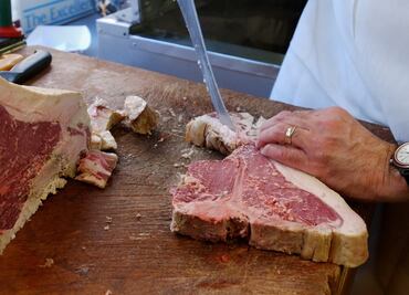 COVID-19: Mexican butcher donates meat to support his community in Yucatán