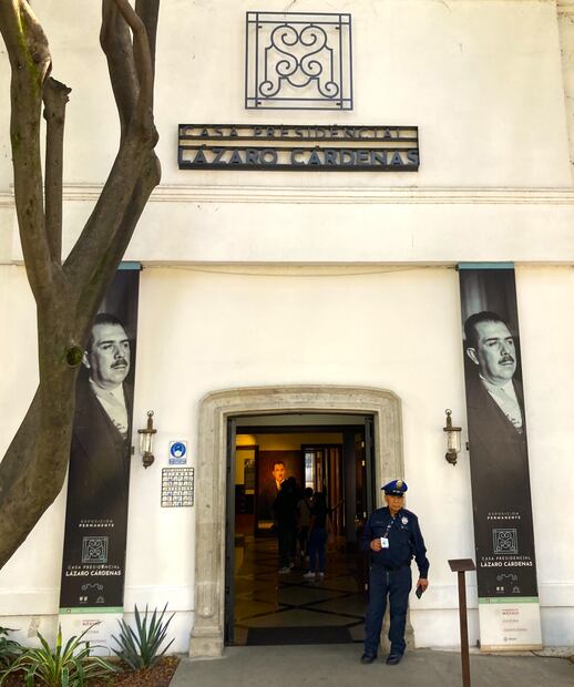 Entrada de la Casa Presidencial Lázaro Cárdenas. (Foto: Omar Vidal)