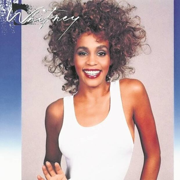 Whitney Houston: El coctel que apagó su voz