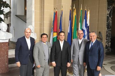 Entregan carta a OEA en defensa de Anaya