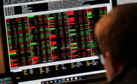 Aranceles de Trump conmocionan a los mercados financieros; aumentan riesgo de recesión global: Moody’s