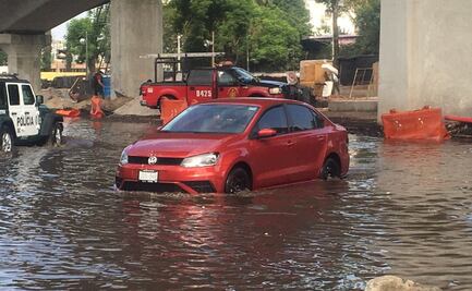 ¡Toma precauciones! Reportan mega fuga de agua en Periférico, a la altura de Cuemanco
