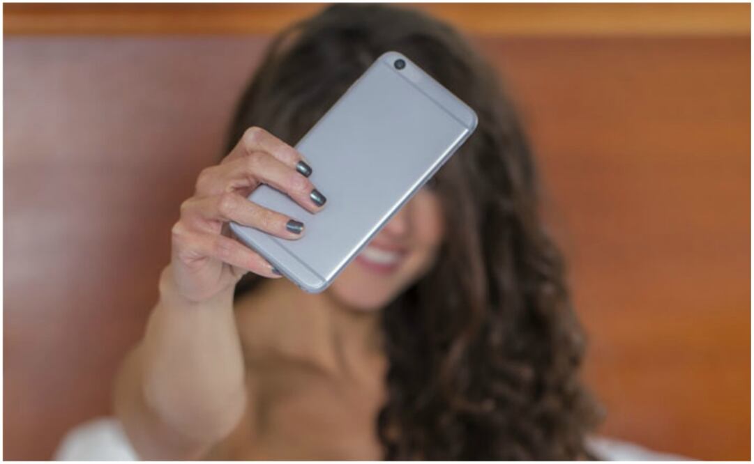 El sexting es una manera de expresar los deseos sexuales entre parejas casadas, aunque puede ser una mala idea por los "ataques de hackeo"