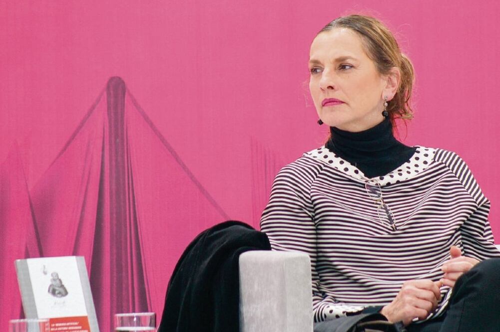 Para la historiadora Sara Sefchovich, Beatriz Gutiérrez Müller no ha roto con el estilo tradicional de las primeras damas, un ejemplo, dice, es que acompañó al Presidente en sus actos de campaña. (FOTOS: ARCHIVO EL UNIVERSAL)