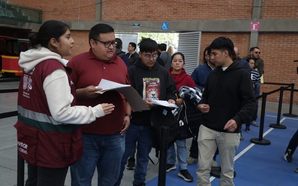 En punto de las nueve de la mañana de este sábado, inició la operación del Macromódulo de Trámites de Licencias Permanentes de la Semovi. Foto: Carlos Mejía/EL UNIVERSAL