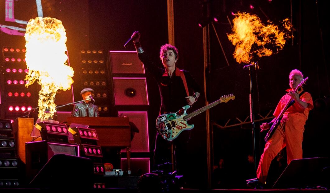 Green Day cuidó cada detalle de su presentación en el Corona Capital. Desde el inicio, cuando con “Bohemia Rhapsody” fueron recibiendo a todo el público que se juntaba en el escenario principal para verlos. Foto: de Yaretzy M. Osnaya / EL UNIVERSAL