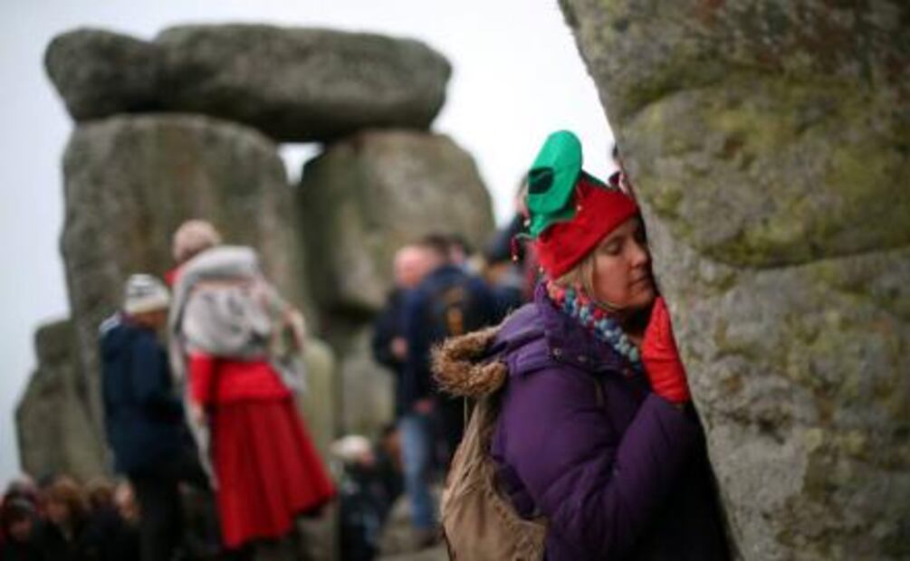 Reciben el invierno en Stonehenge