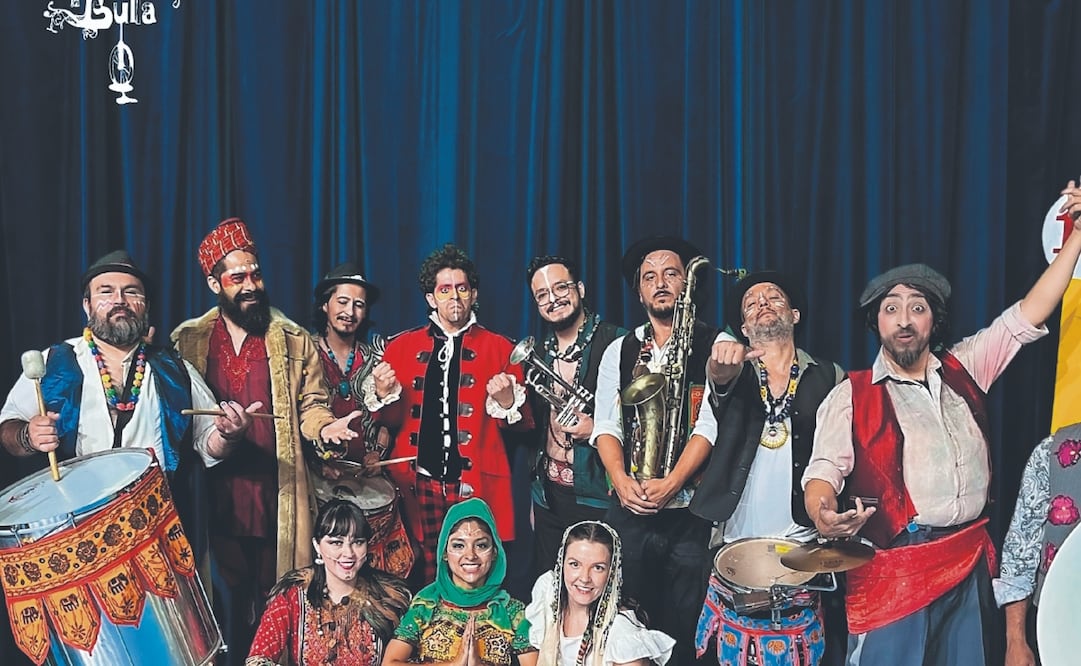Los personajes representan culturas de países como EU, India, Holanda y Perú, y celebran la diversidad a través del juego, la música y el teatro. Foto: de COMPARSA LA BULLA