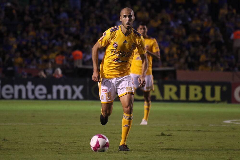Imago7. El mediocampista de Tigres en un partido en el Volcán