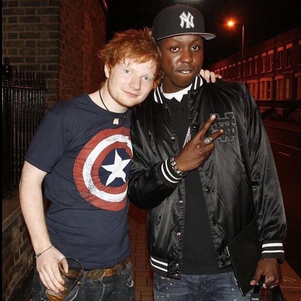 Ed Sheeran y su mejor amigo. Fuente: Instagram @teddysphotos