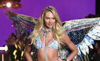 Candice Swanepoel deja a sus fans sin palabras con vestido lencero sin ropa interior. Foto: AP