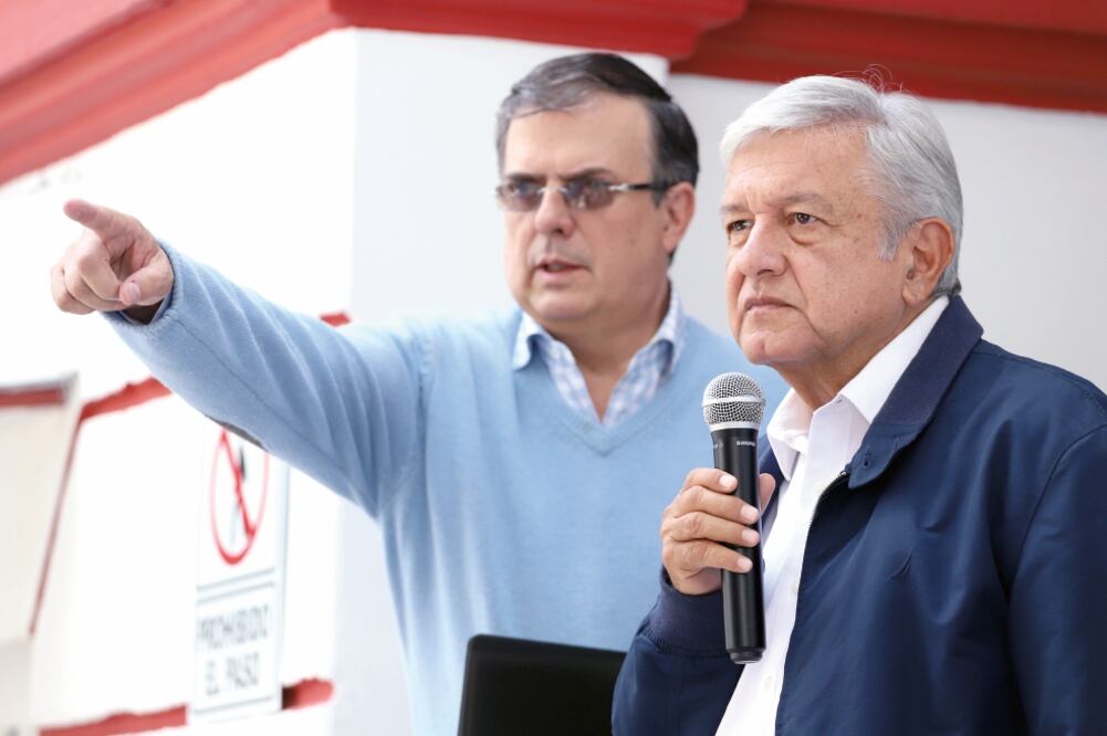 Ayer, quien se perfila para ser canciller, Marcelo Ebrard, y el virtual presidente electo, Andrés Manuel López Obrador, difundieron el contenido de la misiva enviada el pasado 13 de julio al presidente de Estados Unidos, Donald Trump (BERENICE FREGOSO)