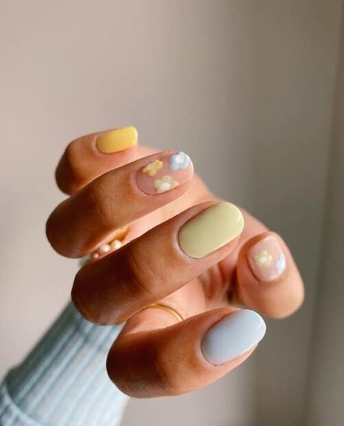 Ideas de manicura color pastel para uñas cortas y largas en primavera