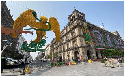 Fallan adornos de iluminación patrio en el Zócalo capitalino por fuertes lluvias