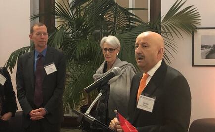 Asiste Carlos Salinas a reunión del Consejo Decano de Harvard en Londres