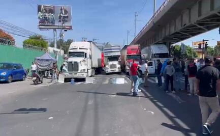 Bloqueo en Iztapalapa cumple más de seis horas: piperos exigen reapertura de pozos clausurados en el Edomex