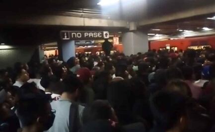 VIDEO: Lluvia provoca retrasos y afluencia de usuarios en Metro Chabacano, atienden desvanecimiento de una persona