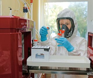 Rusia produce primer lote de su vacuna