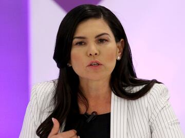 Teresa Castell vota en Amomolulco; pide a mexiquenses salir a votar