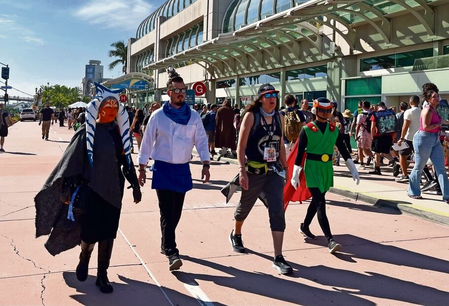 El Centro de convenciones de San Diego dio ayer la bienvenida a miles de fans de la cultura pop. Foto: Guillermo Azábal / EFE