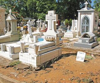 Panteones municipales cerrarán el Día de Muertos 
