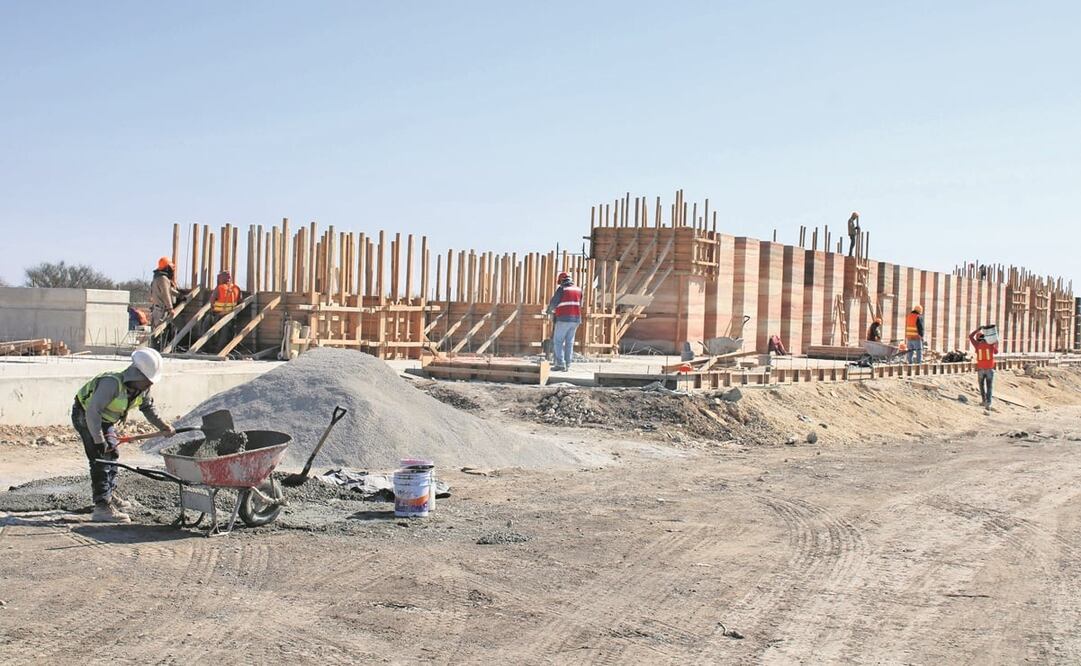 Los únicos trabajos que avanzan son los del memorial, a las afueras de la mina 8, que las familias no querían desde el principio. Foto: Francisco Rodríguez 