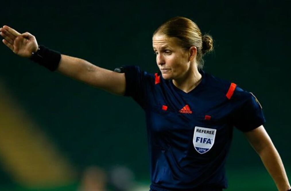 Twitter. Ester Staubli será la primera mujer en pitar en una competencia internacional varonil