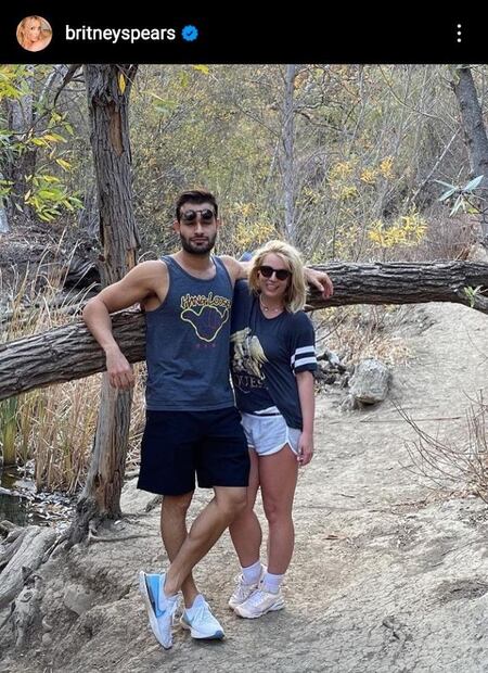 Oops! Britney Spears se compromete y estos son los detalles del lujoso anillo