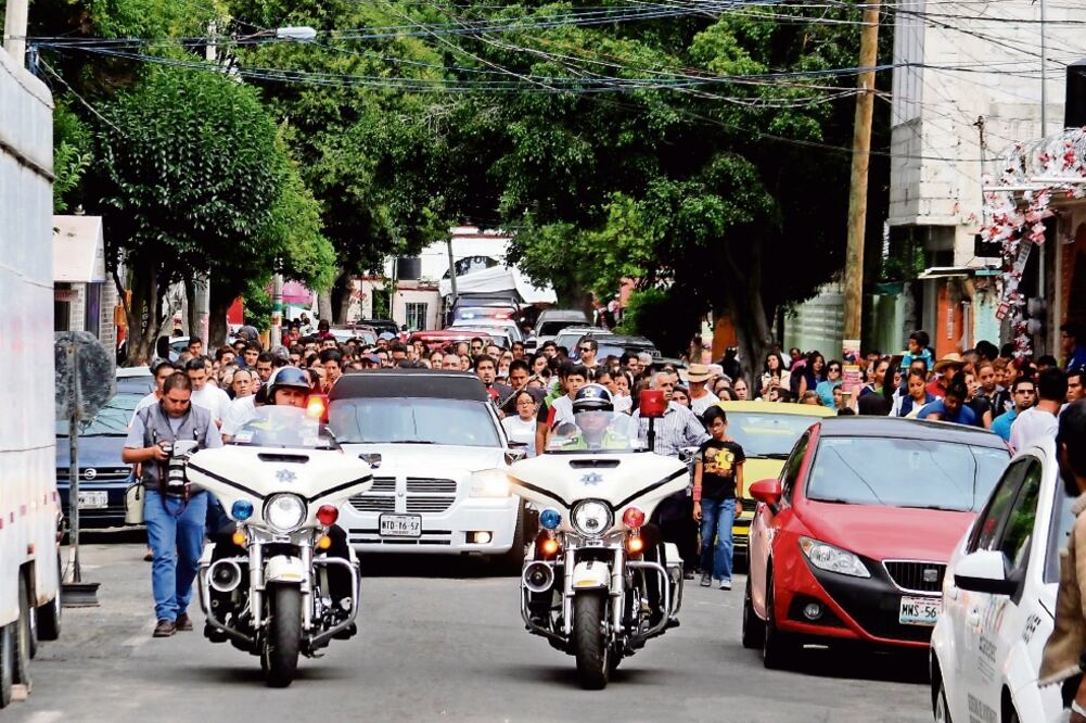 Recorrido. Dos motociclistas de la Policía Municipal escoltaron la caravana (EMILIO FERNÁNDEZ. EL UNIVERSAL)
