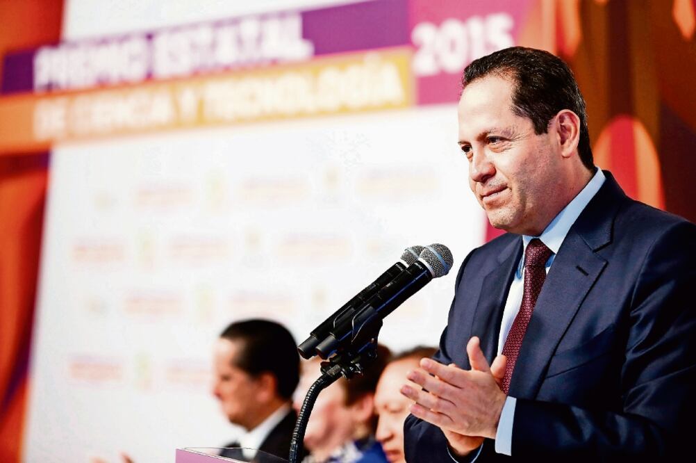 En la entrega del Premio Estatal de Ciencia y Tecnología 2015, el gobernador Eruviel Ávila aseguró que la entidad cuenta con un sistema de atención especializada y de vanguardia para los mexiquenses que padecen diabetes (ESPECIAL)