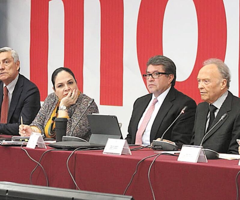 El fiscal General de la República, Alejandro Gertz Manero (derecha), acudió a la reunión plenaria de los senadores de la Cuarta Transformación. Ricardo Monreal informó que el martes dialogó con el presidente de la Corte. TOMADA DE TWITTER