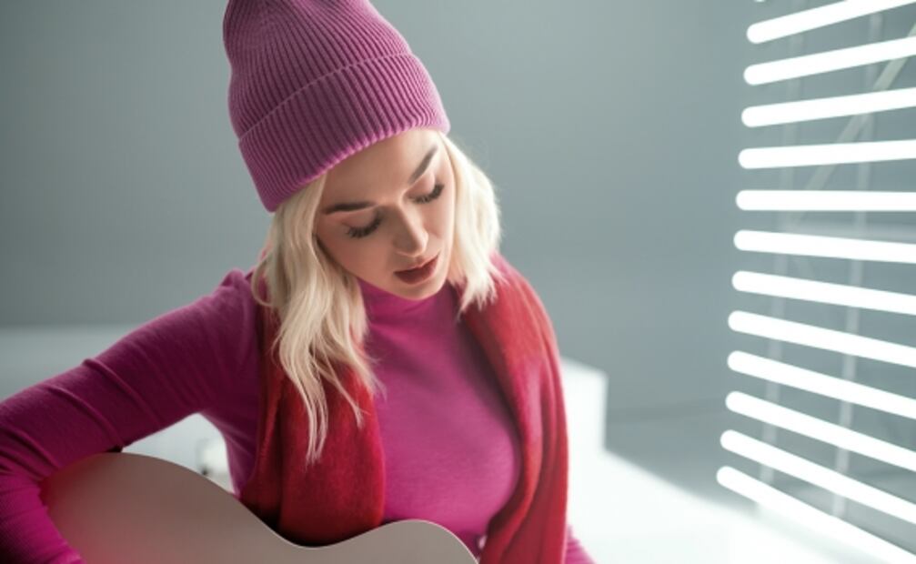 La estrella del pop Katy Perry protagoniza la campaña Holiday 2021 de Gap, ALL TOGETHER NOW