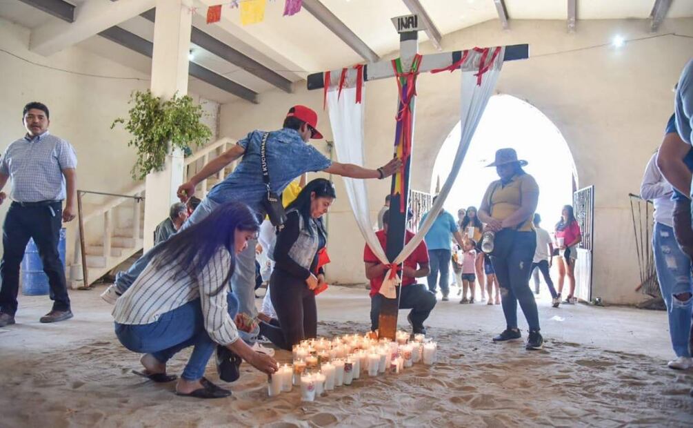 Como parte de sus tradiciones, los indígenas Mayos-Yoremes ofrecen ofrendas y realizan más actividades (18/04/2025). Foto: Oficial