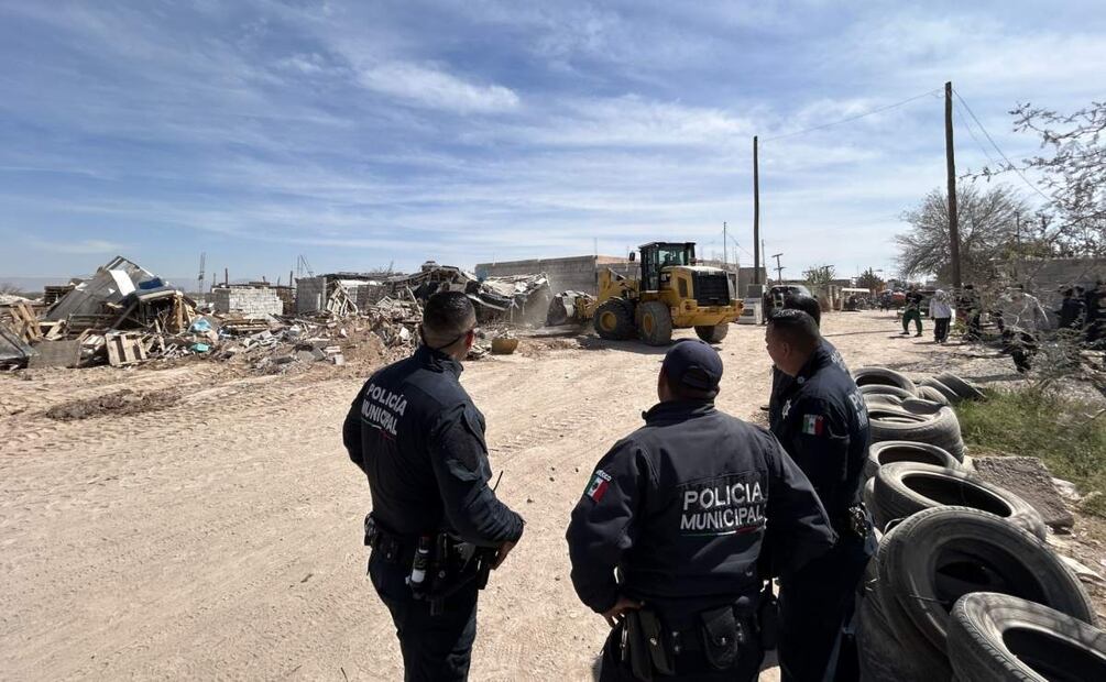 Con apoyo de policías municipales y estatales, desalojan a 150 familias con viviendas irregulares en Coahuila (20/02/20254). Foto: Francisco Rodríguez / EL UNIVERSAL