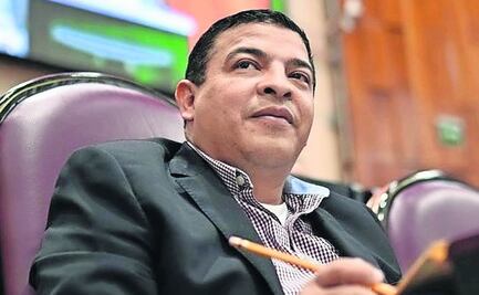 Familia encuentra acomodo entre morenistas