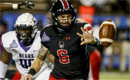 Con público en las gradas, primera jugada de la temporada colegial fue TD