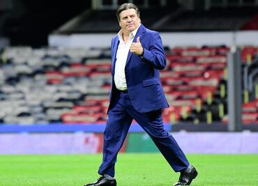 Miguel Herrera critica a sus futbolistas que compran autos de lujo