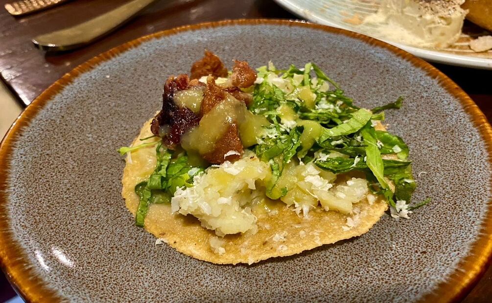 En Pachuca en lugar de ir por tacos, se acostumbra a ir por chalupas pachuqueñas. Foto: Nayeli Castillo